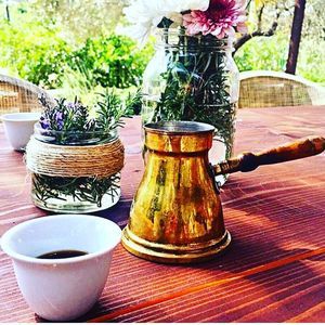 Meet your Posher, Naima